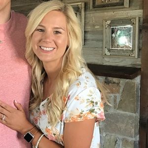 Meet your Posher, Chloe